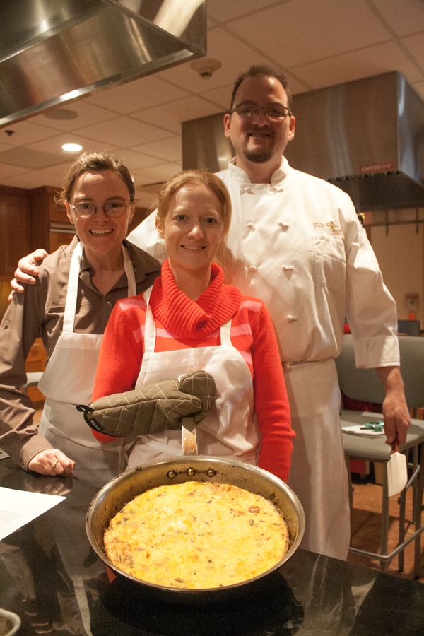 i don't think I'm going to be winning Chopped anytime soon, but I had a great time learning to make a frittata at New York Kitchen. (That's me on the left.)
