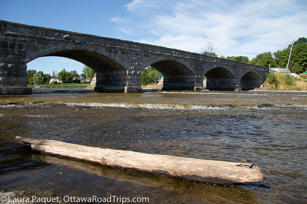 This five-arched stone bridge is a major landmark in Pakenham.