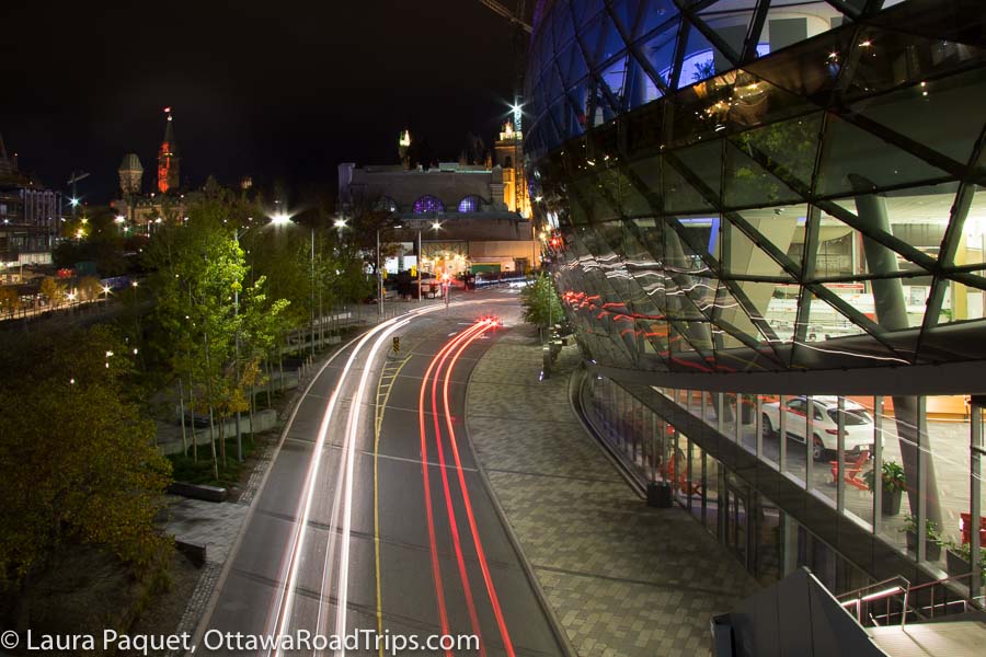 shaw centre and colonel by drive ottawa at night