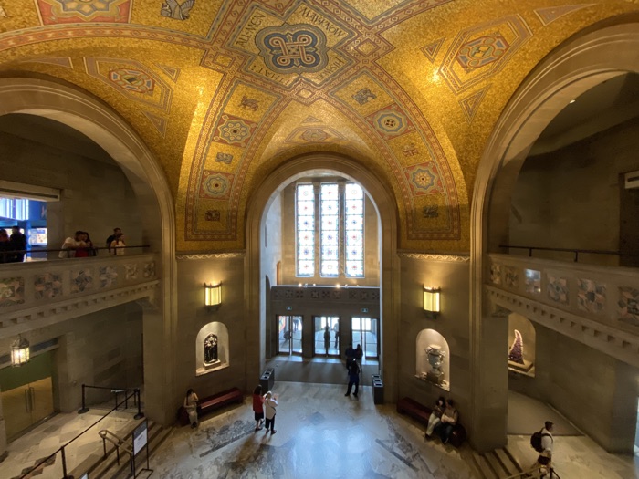 royal ontario museum rotunda - Ottawa Road Trips large vaulted, domed ceiling with multicoloured gold mosaics.